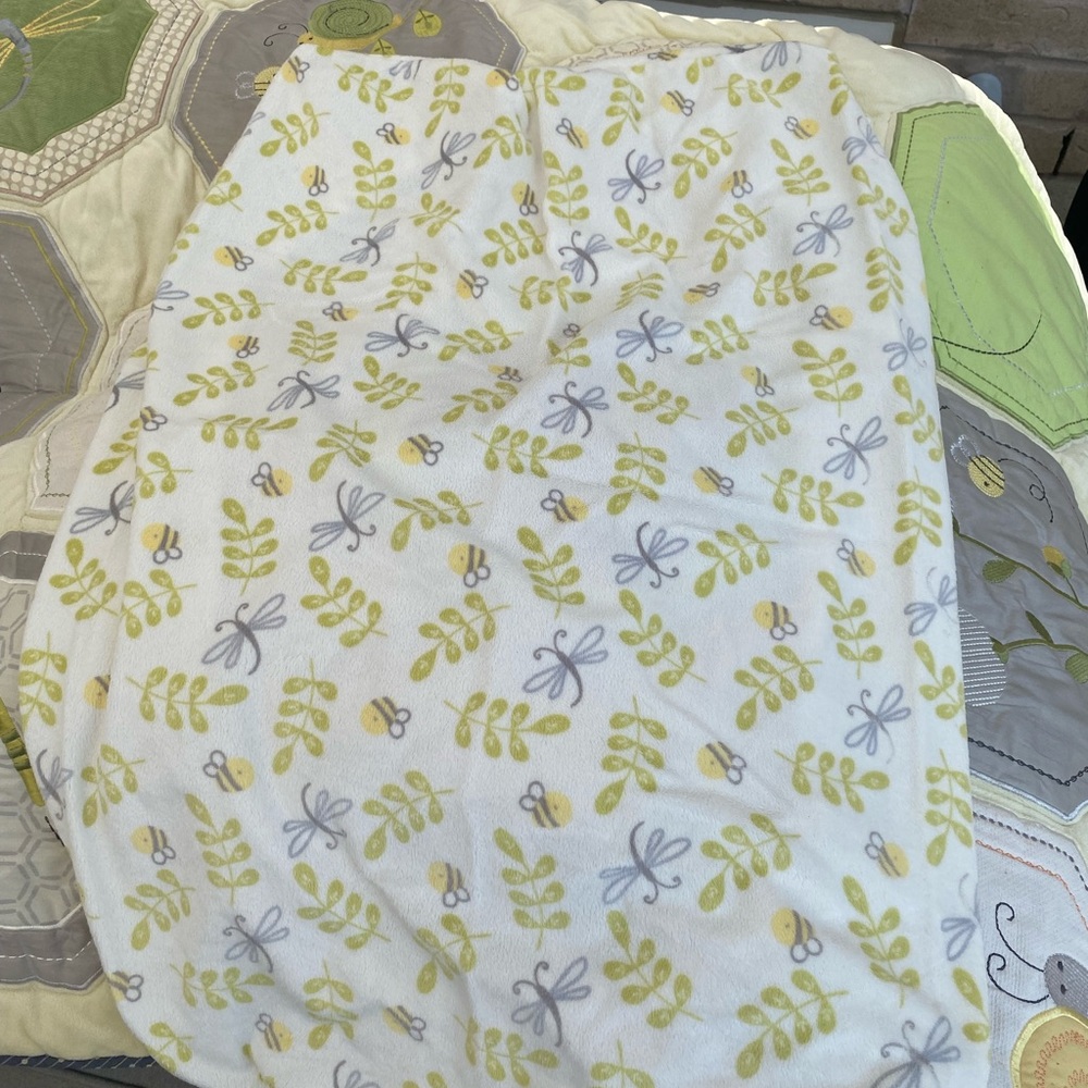 Nursery Bedding Set - Picture 5 of 9